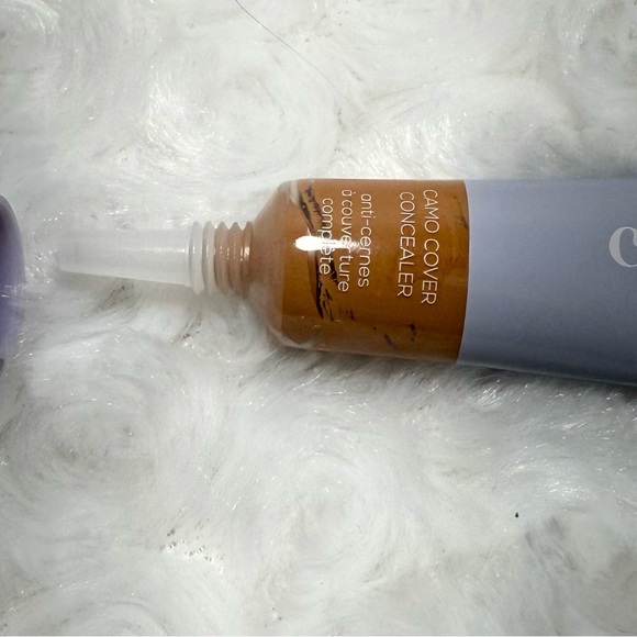 Clover Camo Cover Concealer Tan Number 9 - Picture 3 of 3